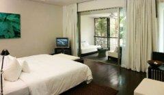 01 Twinpalms-Phuket-room-Deluxe Palm Room.jpg